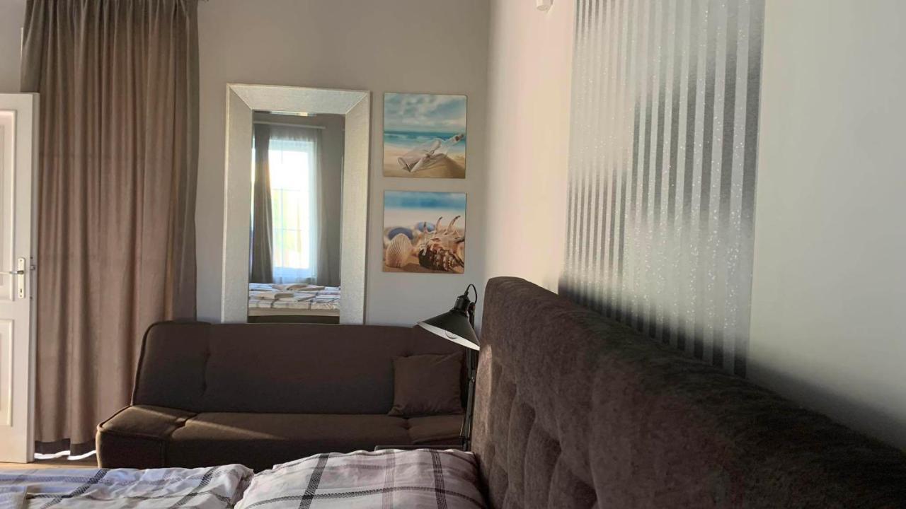 Mediterran Apartman With Pool Siofok Bagian luar foto